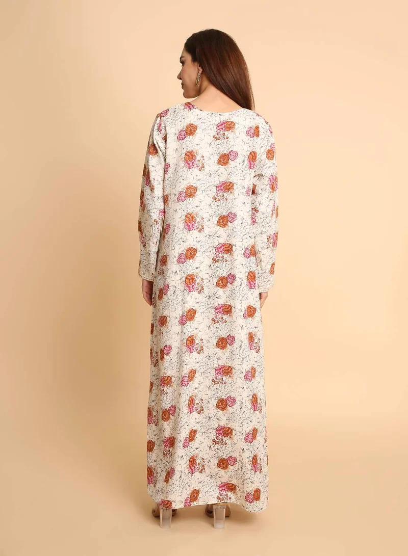 هانا آند سارا جلابية عربية أنيقة بطبعة زهور مع خط عنق مطرز هندسي